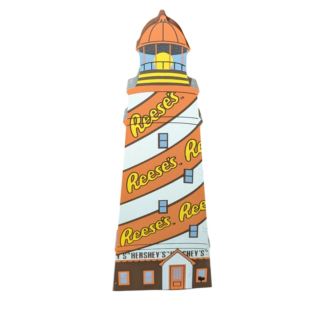 Vintage 1999 The Cat's Meow Village Reese's Lighthouse Wood Shelf Sitter 10C02